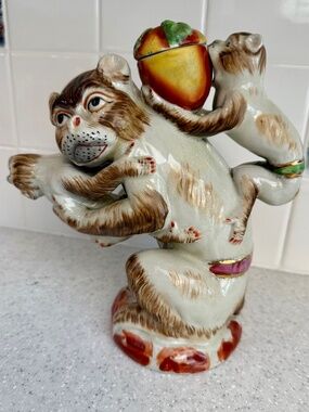 STAFFORDSHIRE teapot vintage